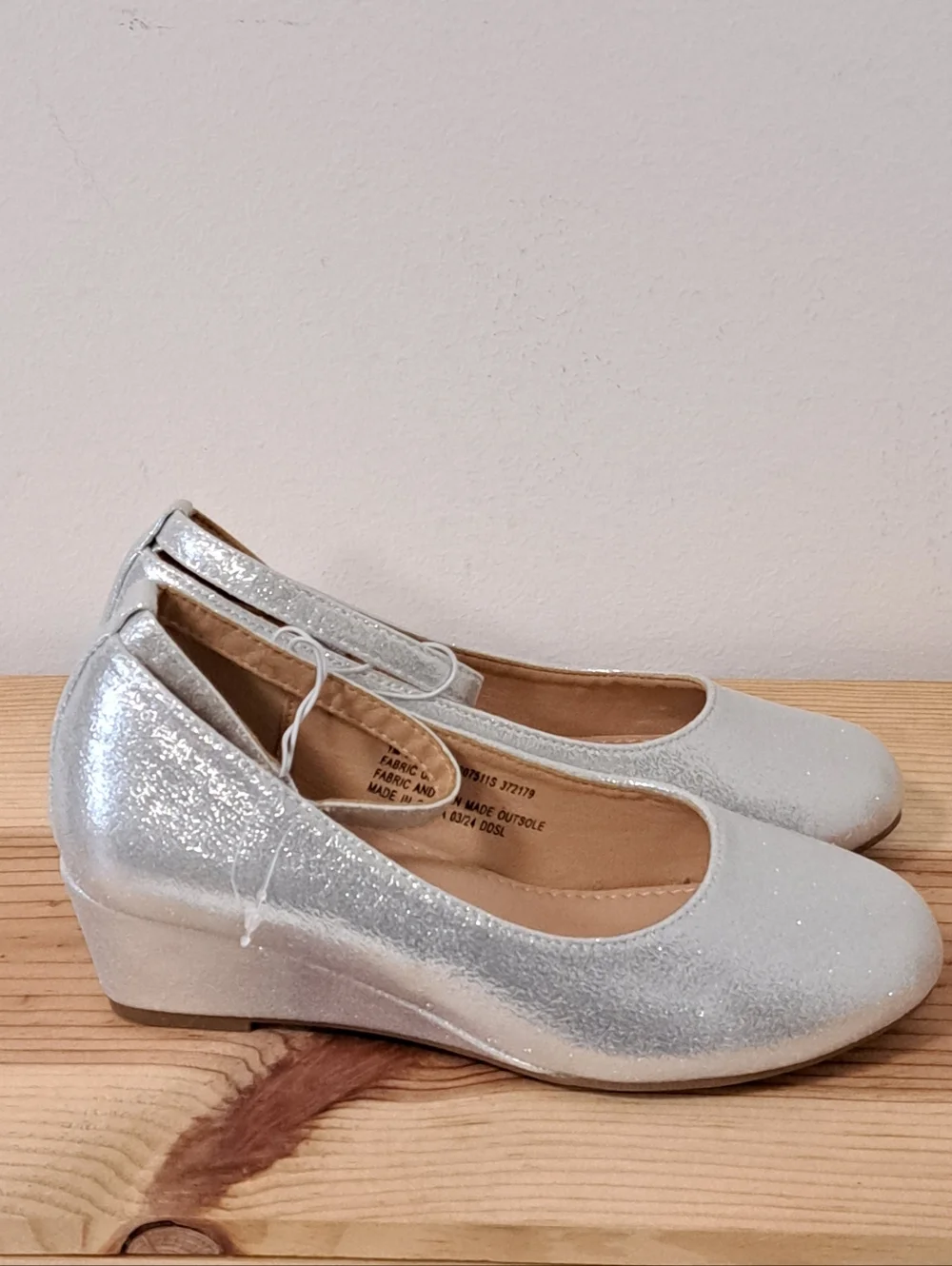 Sugar Silver Glitter Mary Jane Wedge Shoes Ankle Strap Charm Accent Girls Size 1
